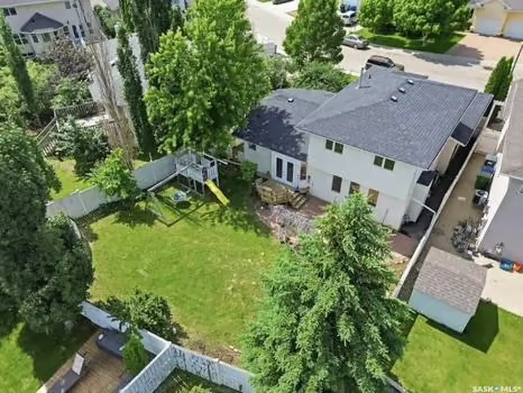 246 Brookmore Lane Saskatoon SK S7V 1C2