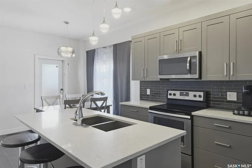202 Bentley Court Saskatoon SK S7L 6L4