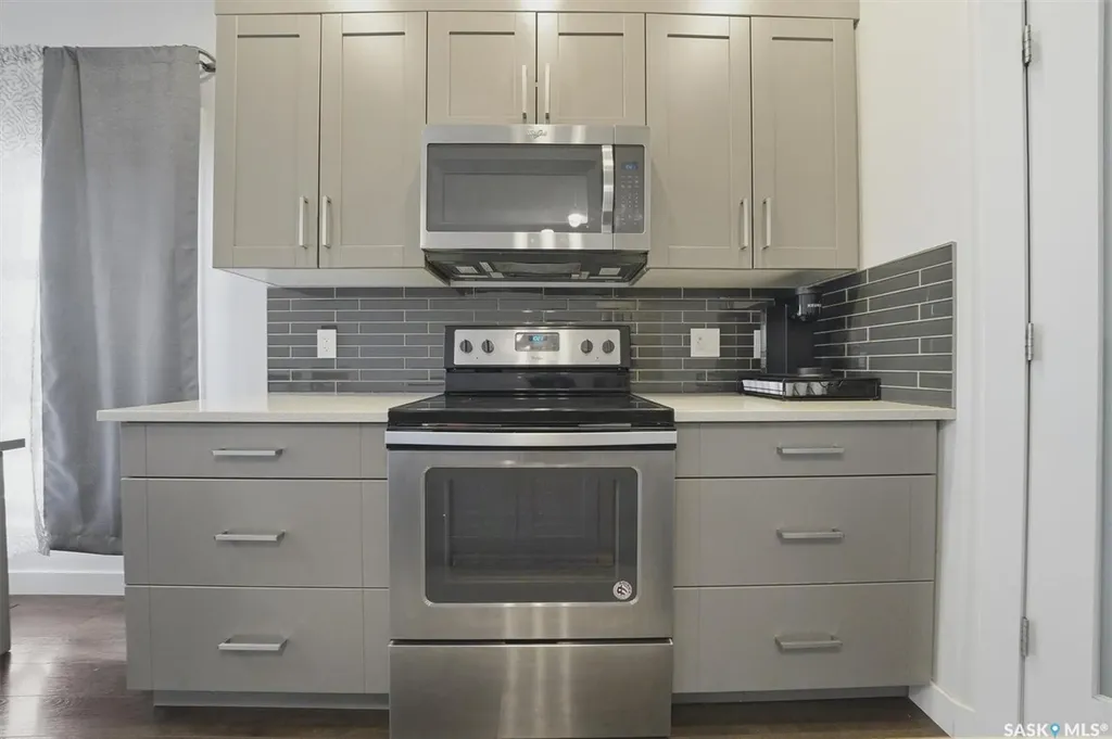 202 Bentley Court Saskatoon SK S7L 6L4