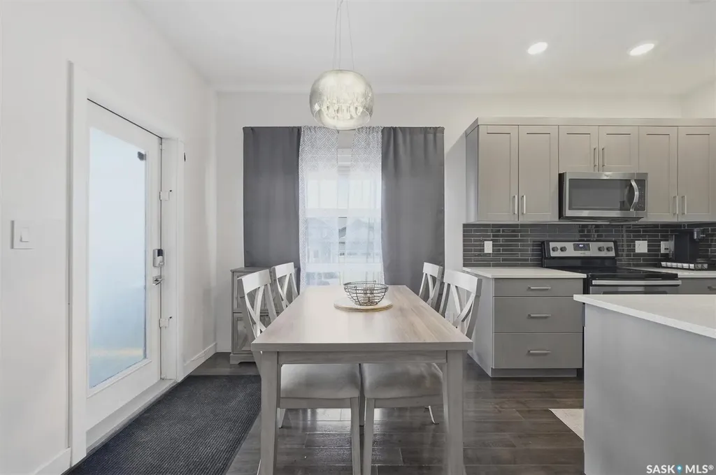 202 Bentley Court Saskatoon SK S7L 6L4