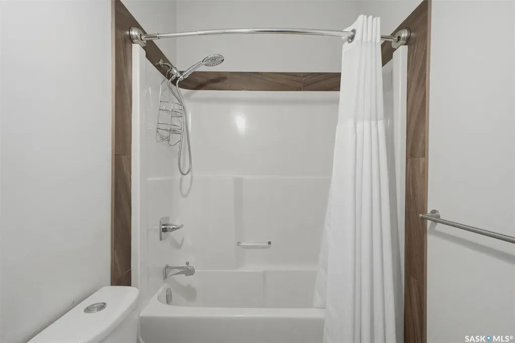 202 Bentley Court Saskatoon SK S7L 6L4