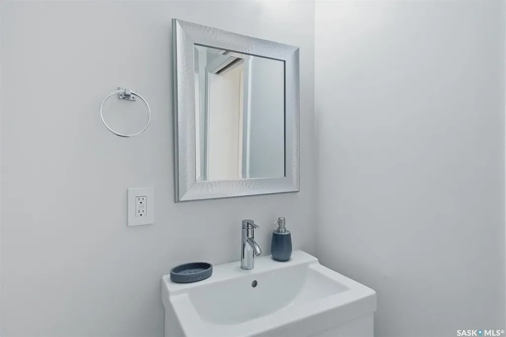202 Bentley Court Saskatoon SK S7L 6L4