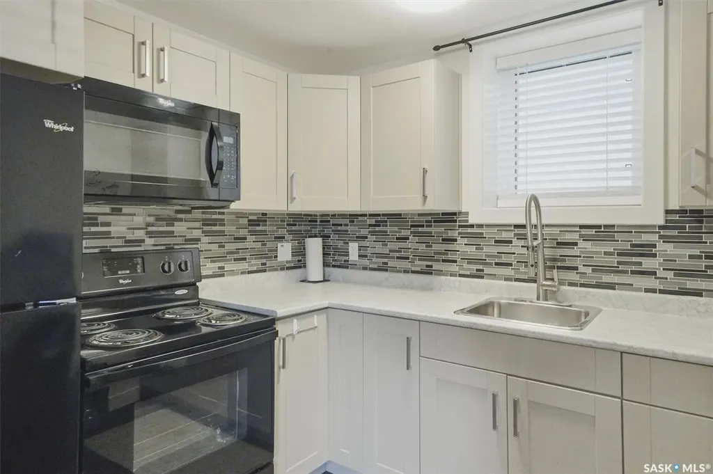 202 Bentley Court Saskatoon SK S7L 6L4