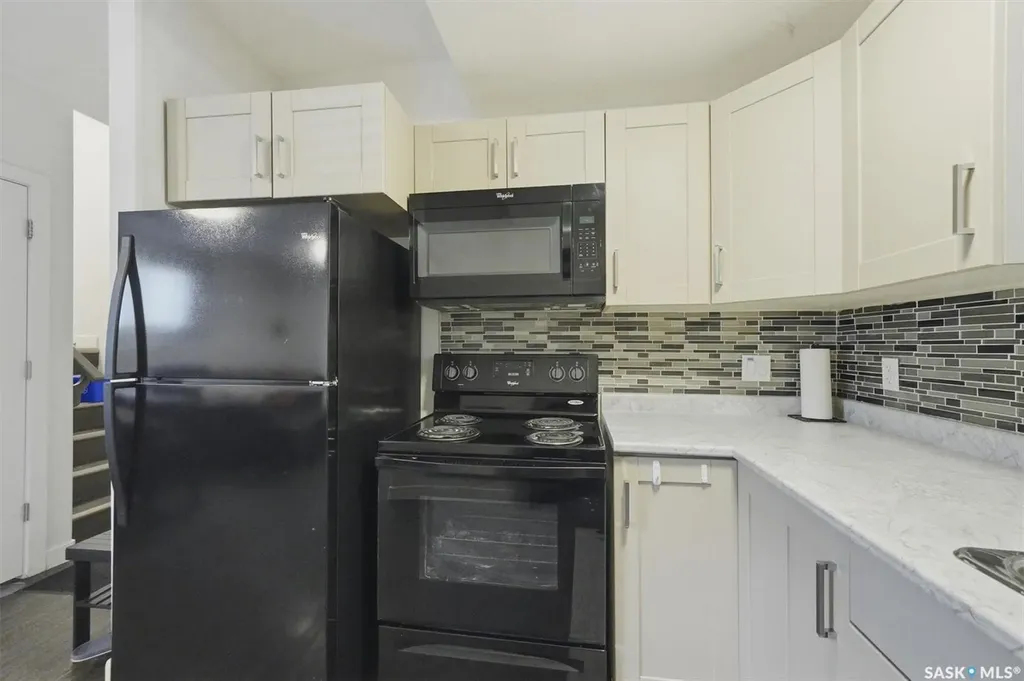 202 Bentley Court Saskatoon SK S7L 6L4