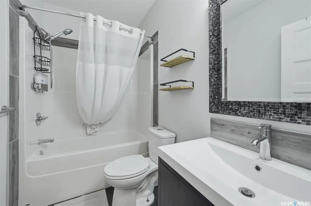 202 Bentley Court Saskatoon SK S7L 6L4