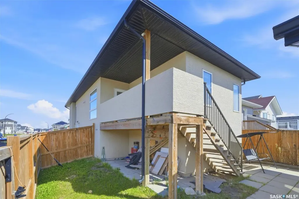 202 Bentley Court Saskatoon SK S7L 6L4