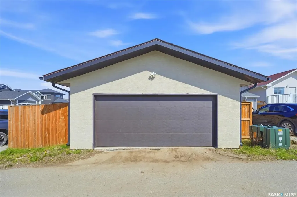 202 Bentley Court Saskatoon SK S7L 6L4