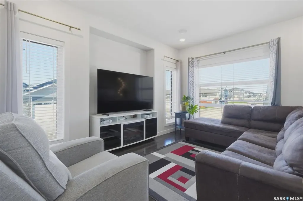 202 Bentley Court Saskatoon SK S7L 6L4