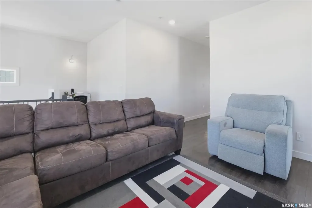 202 Bentley Court Saskatoon SK S7L 6L4