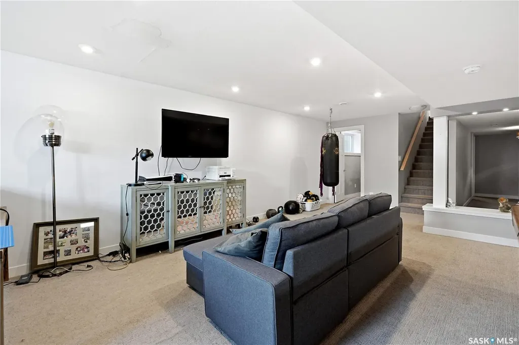 450 Bentley Court Saskatoon SK S7L 6L3