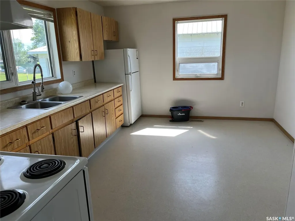 3 2nd Street E Willow Bunch SK S0H 4K0