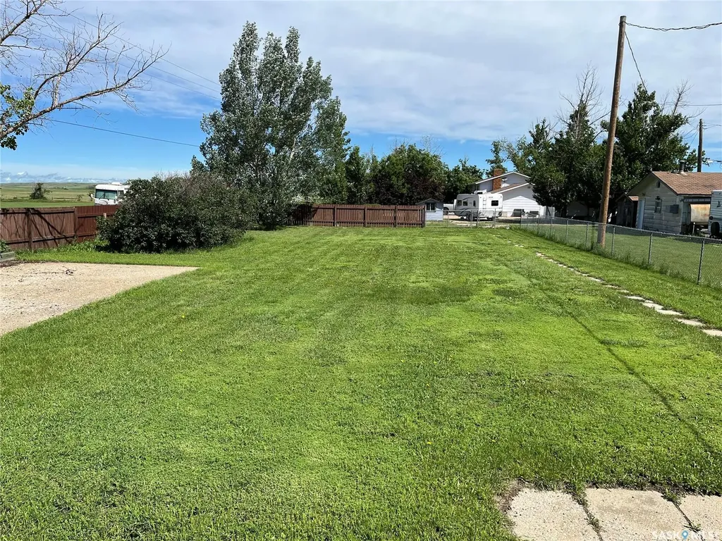 3 2nd Street E Willow Bunch SK S0H 4K0