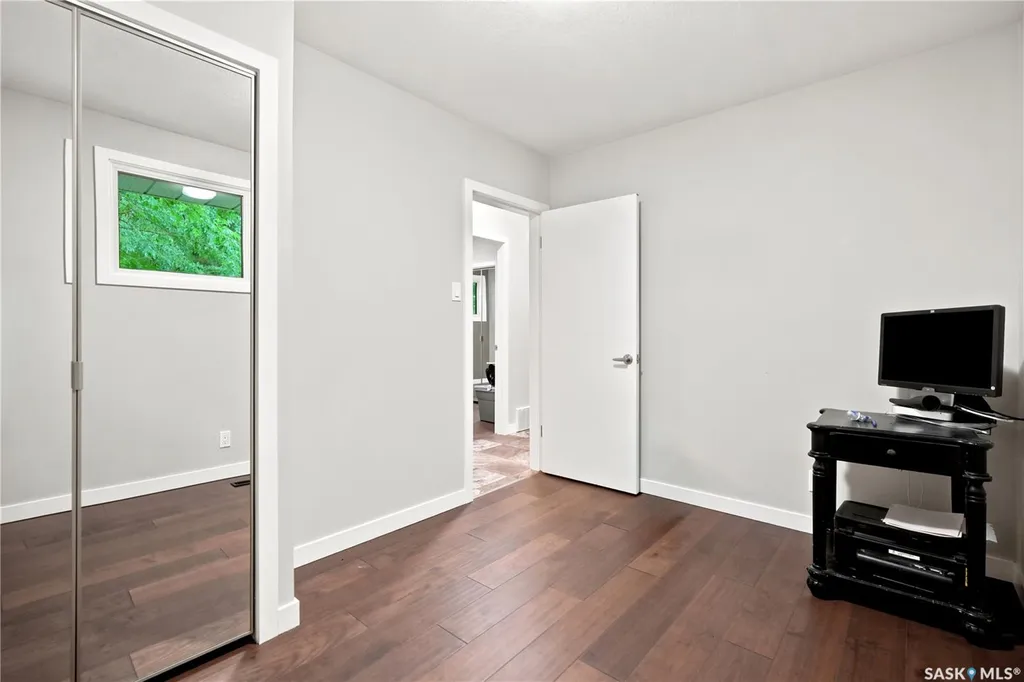 110 Mccannel Street Regina SK S4R 3V1