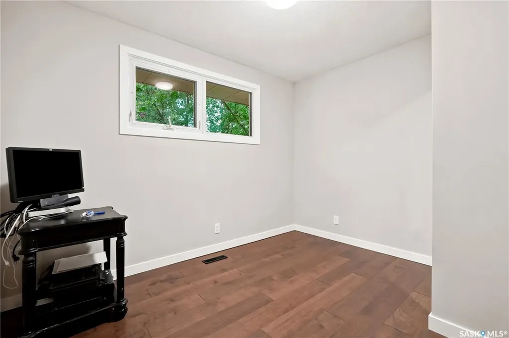 110 Mccannel Street Regina SK S4R 3V1