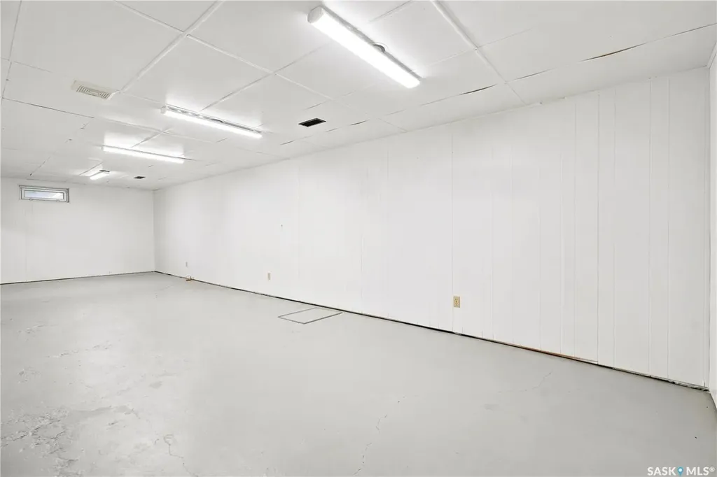 110 Mccannel Street Regina SK S4R 3V1