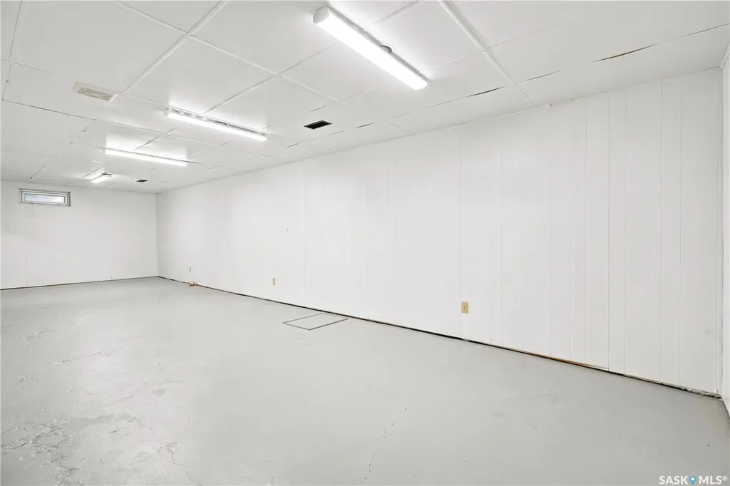 110 Mccannel Street Regina SK S4R 3V1