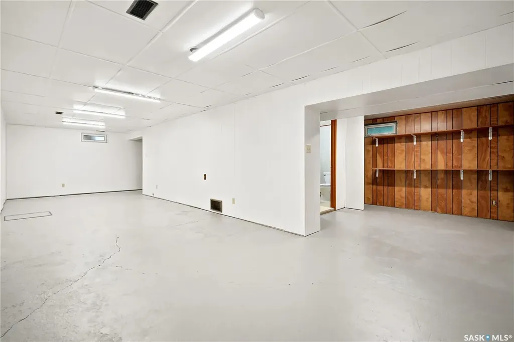 110 Mccannel Street Regina SK S4R 3V1