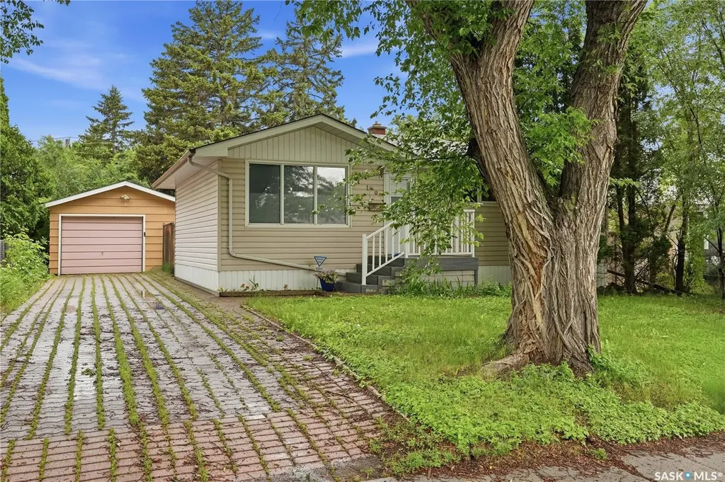 110 Mccannel Street Regina SK S4R 3V1