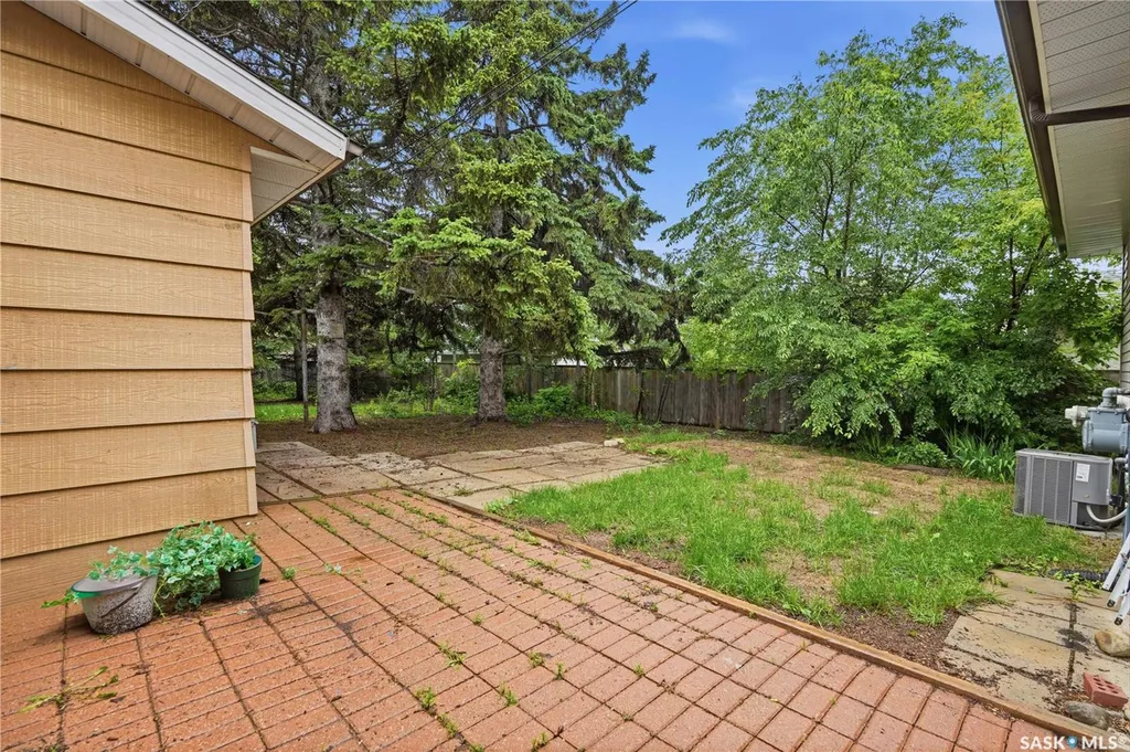 110 Mccannel Street Regina SK S4R 3V1