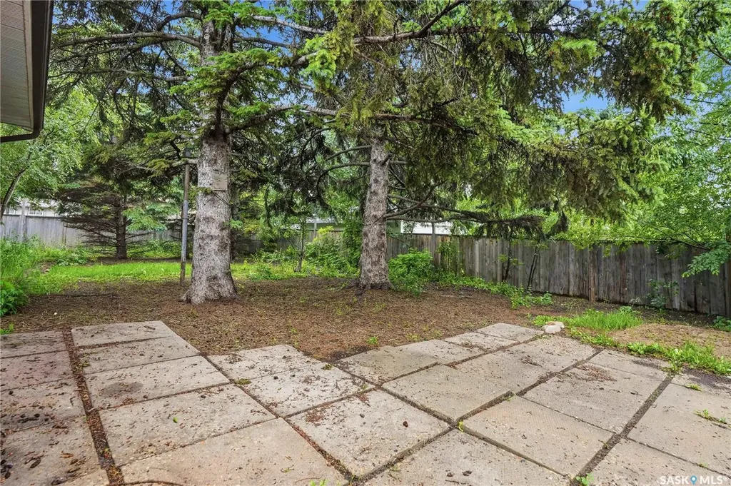 110 Mccannel Street Regina SK S4R 3V1