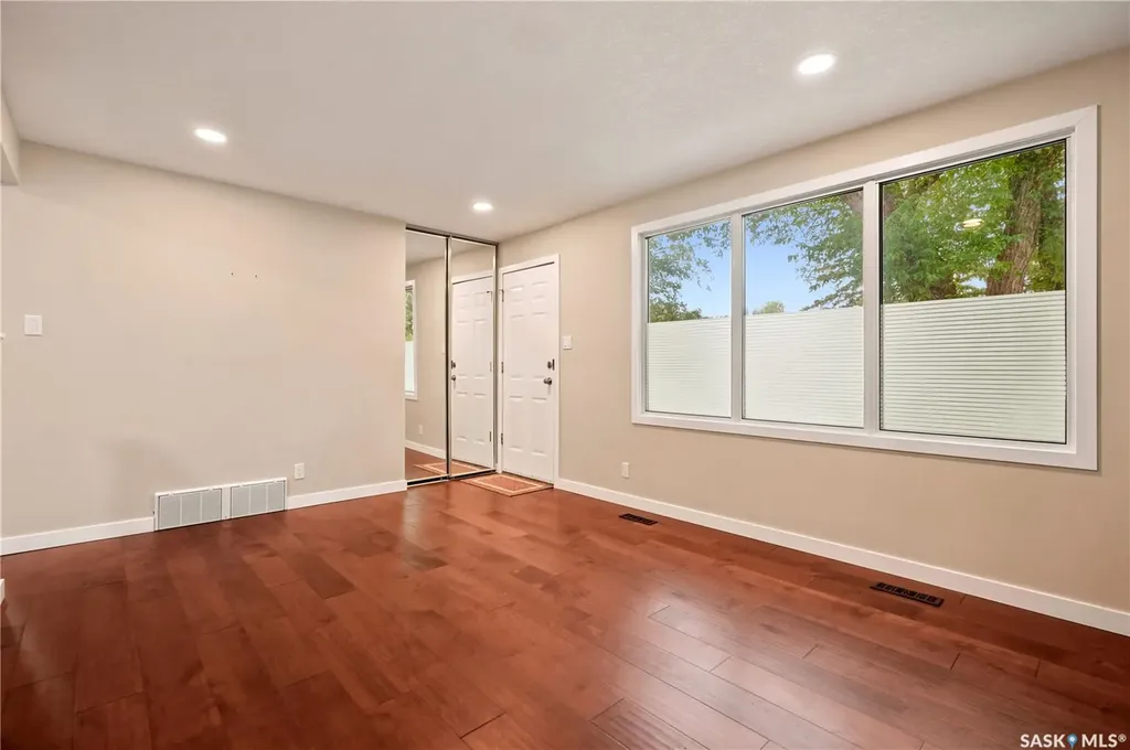 110 Mccannel Street Regina SK S4R 3V1