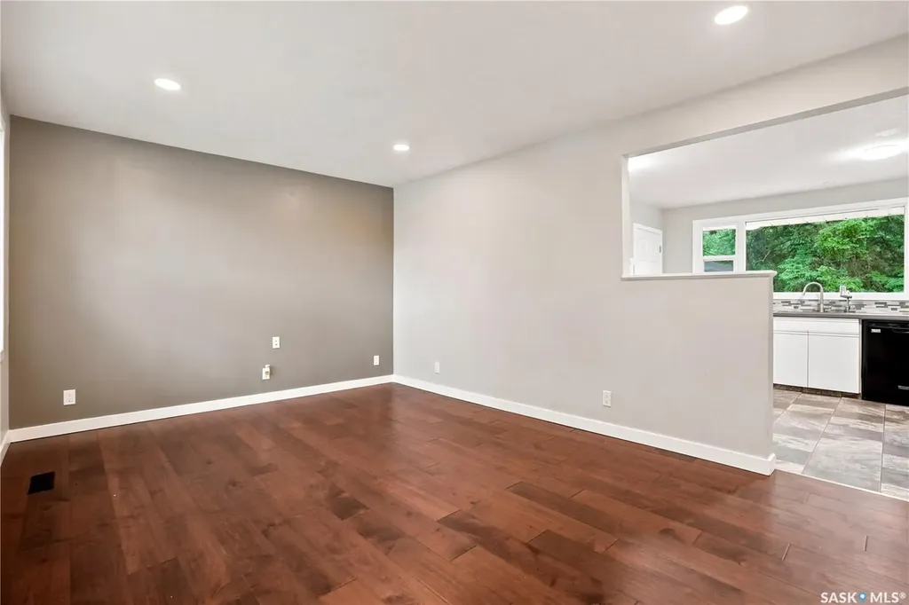 110 Mccannel Street Regina SK S4R 3V1