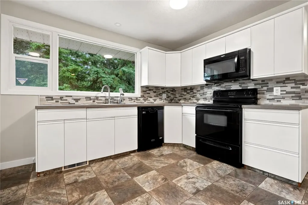 110 Mccannel Street Regina SK S4R 3V1