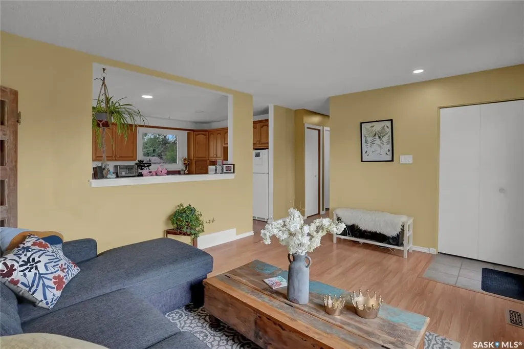 1538 Smith Street Moose Jaw SK S6H 6V8
