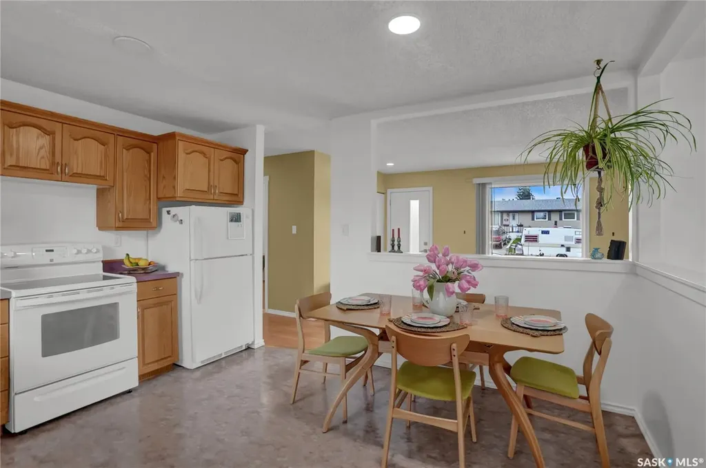 1538 Smith Street Moose Jaw SK S6H 6V8