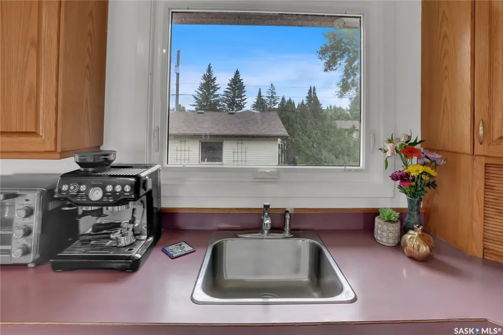 1538 Smith Street Moose Jaw SK S6H 6V8
