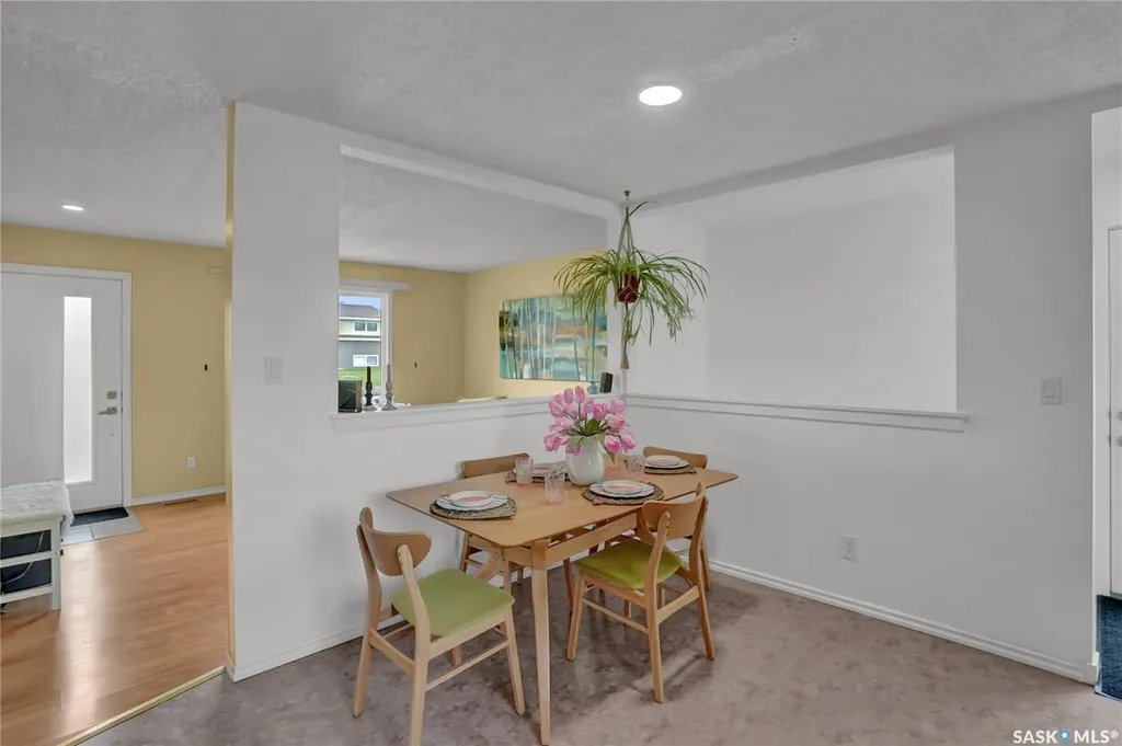 1538 Smith Street Moose Jaw SK S6H 6V8