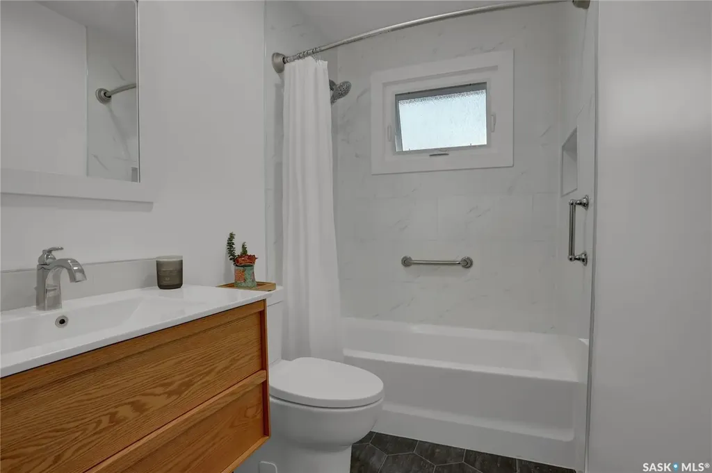 1538 Smith Street Moose Jaw SK S6H 6V8
