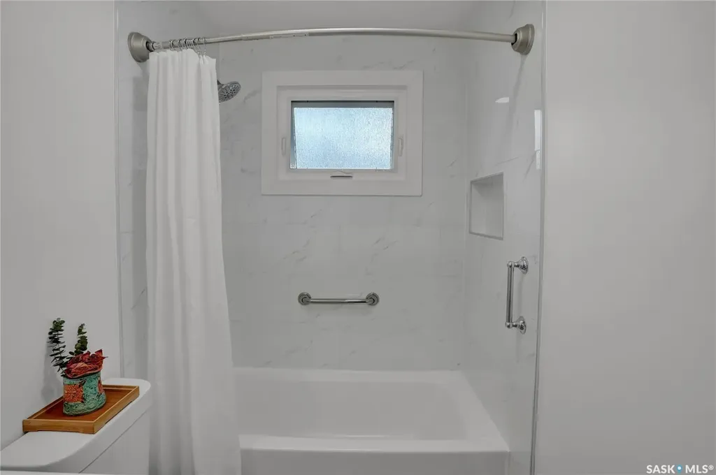 1538 Smith Street Moose Jaw SK S6H 6V8