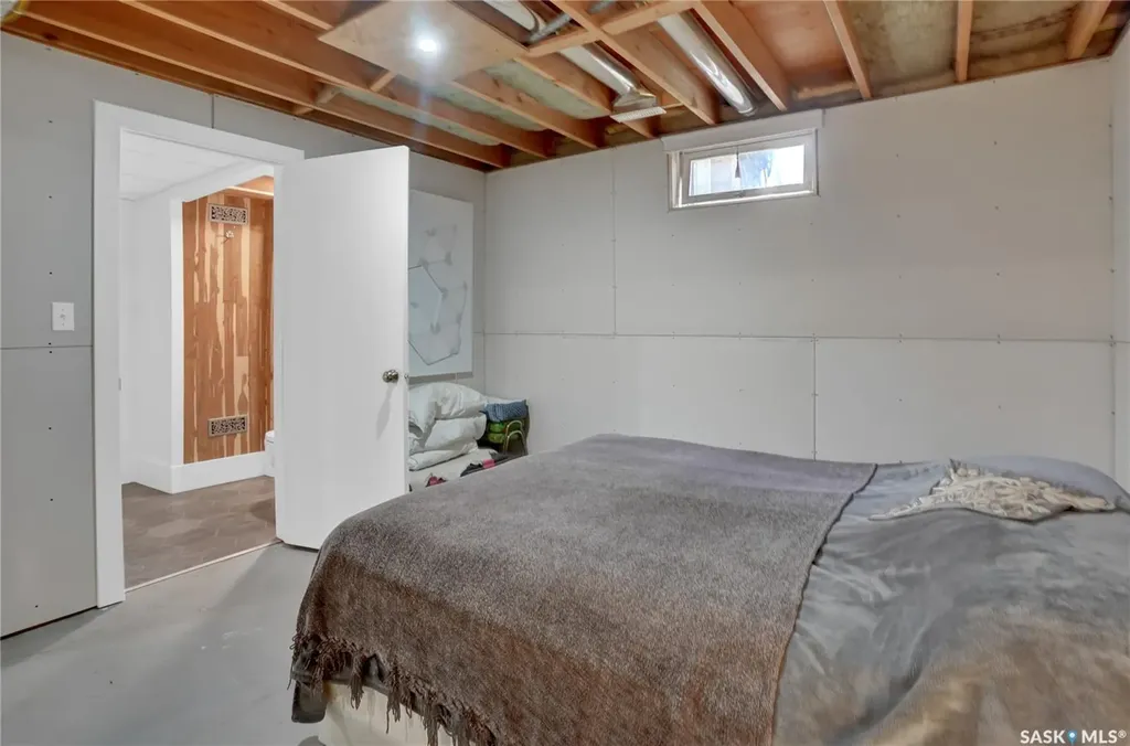 1538 Smith Street Moose Jaw SK S6H 6V8
