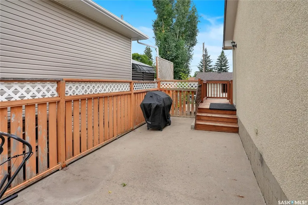 1538 Smith Street Moose Jaw SK S6H 6V8