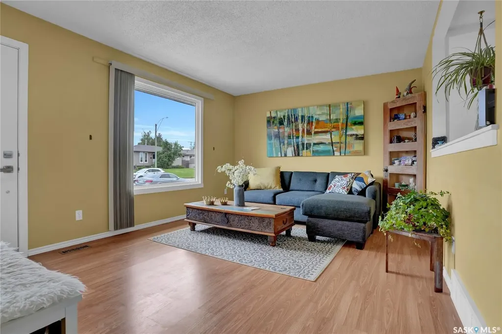 1538 Smith Street Moose Jaw SK S6H 6V8