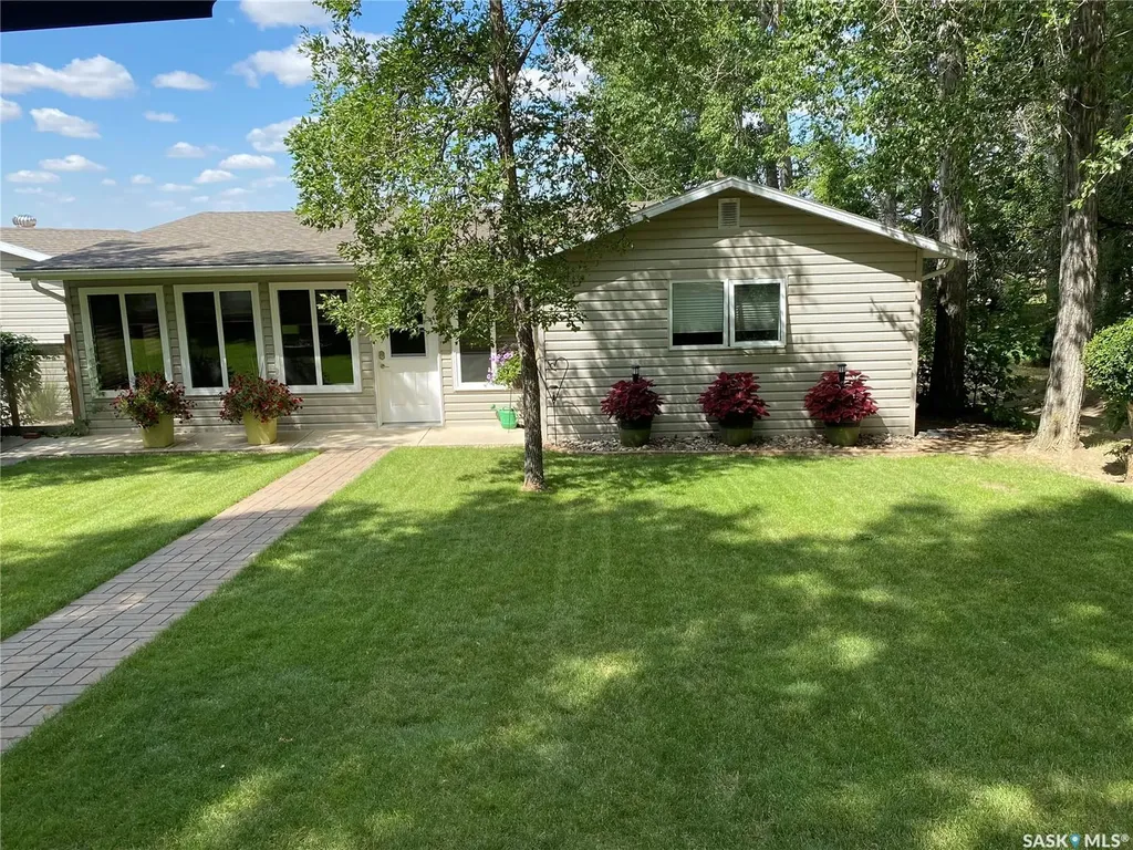 29 Mallard Street W Wood River Rm No. 74 SK S0H 2K0