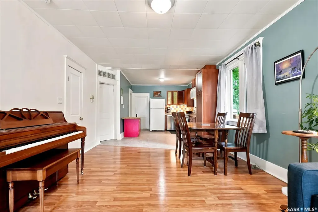 1146 K Avenue S Saskatoon SK S7M 2G5