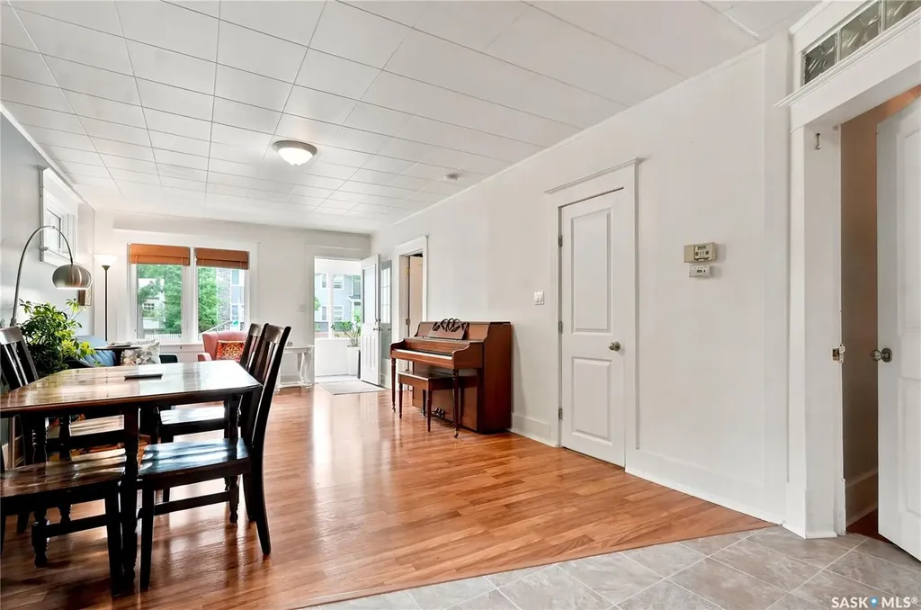 1146 K Avenue S Saskatoon SK S7M 2G5