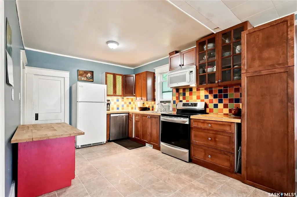 1146 K Avenue S Saskatoon SK S7M 2G5