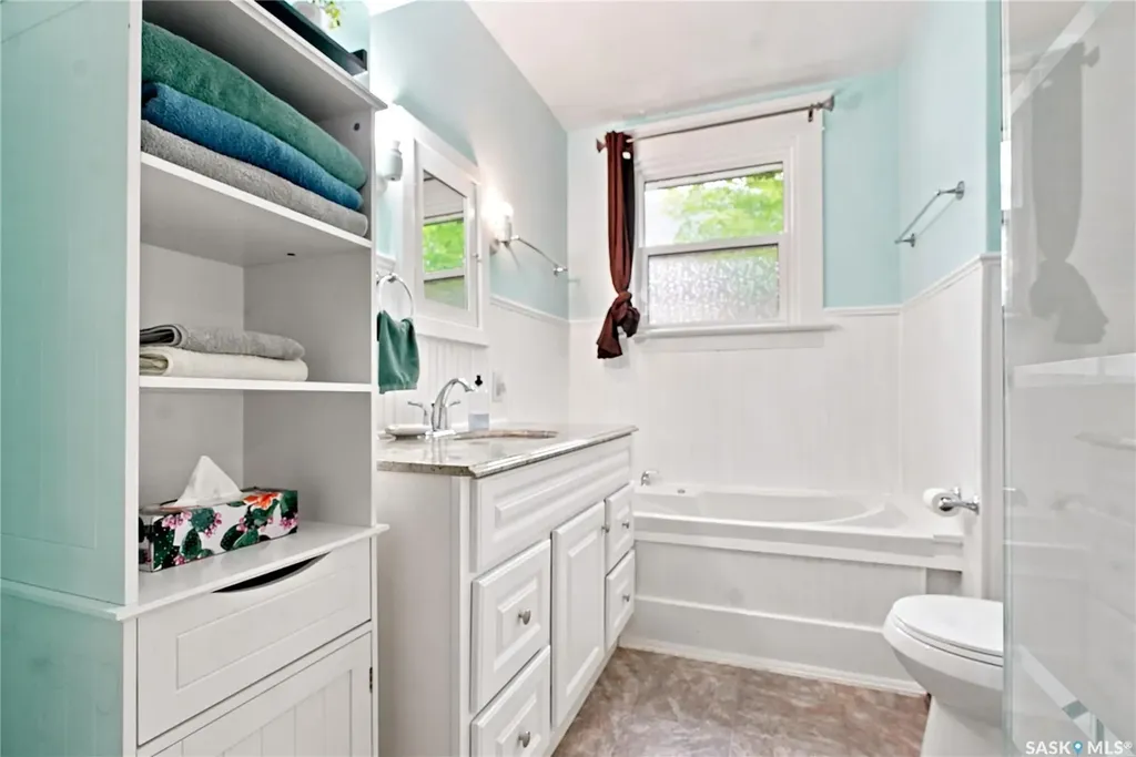 1146 K Avenue S Saskatoon SK S7M 2G5