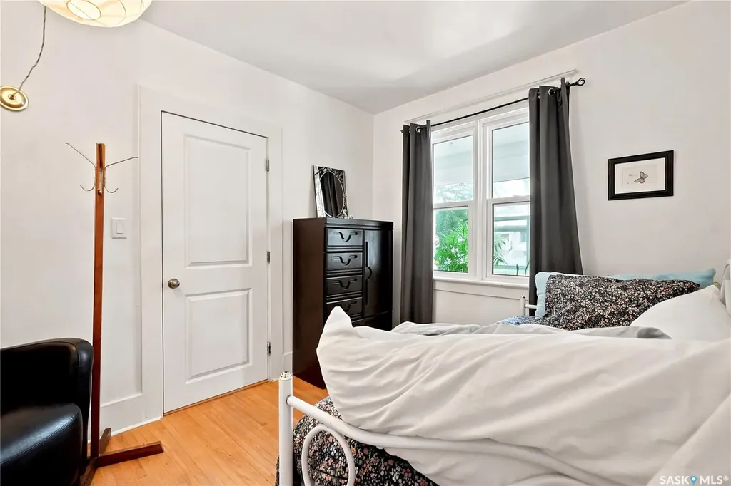 1146 K Avenue S Saskatoon SK S7M 2G5