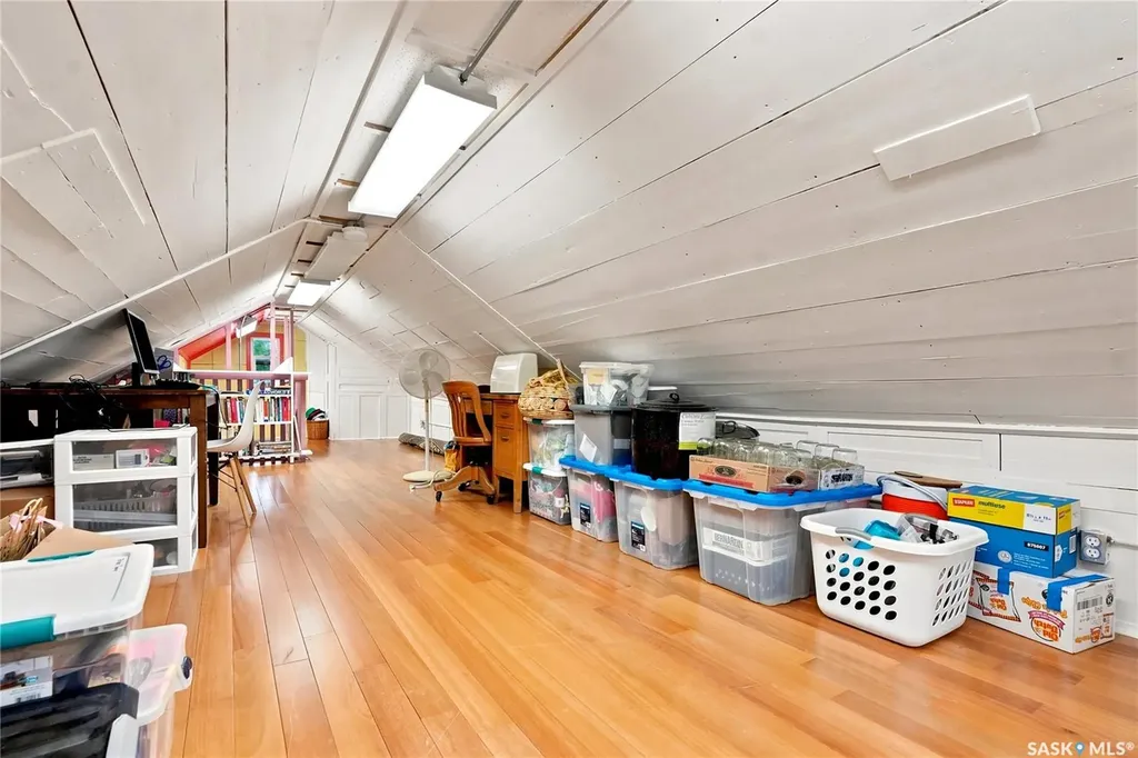 1146 K Avenue S Saskatoon SK S7M 2G5