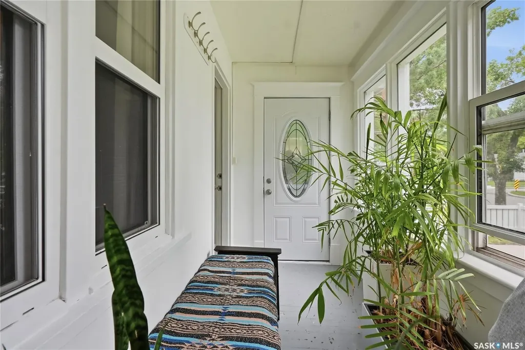 1146 K Avenue S Saskatoon SK S7M 2G5