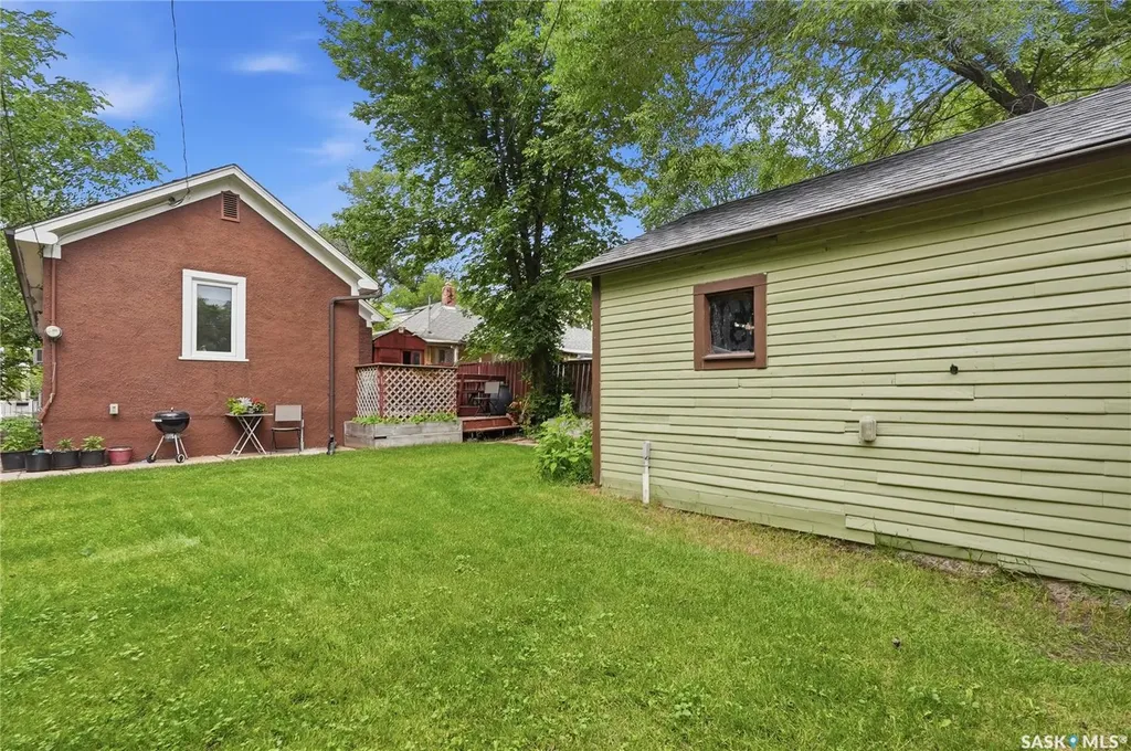 1146 K Avenue S Saskatoon SK S7M 2G5