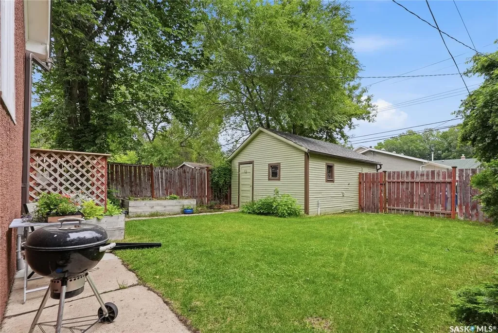 1146 K Avenue S Saskatoon SK S7M 2G5