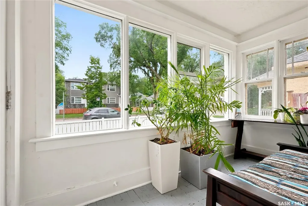 1146 K Avenue S Saskatoon SK S7M 2G5