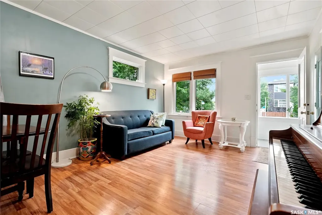 1146 K Avenue S Saskatoon SK S7M 2G5