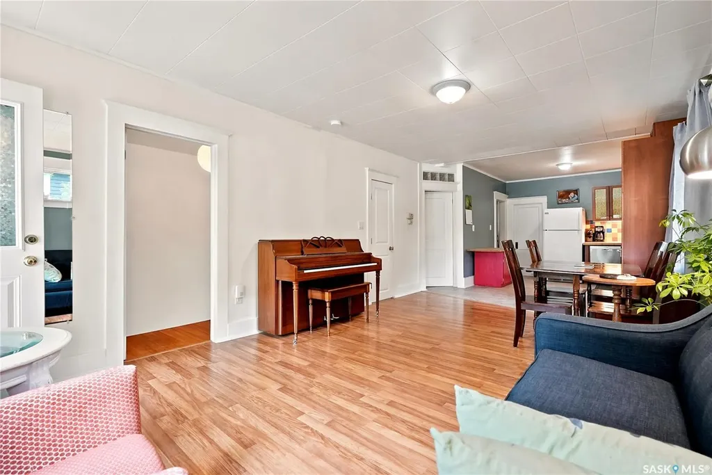 1146 K Avenue S Saskatoon SK S7M 2G5