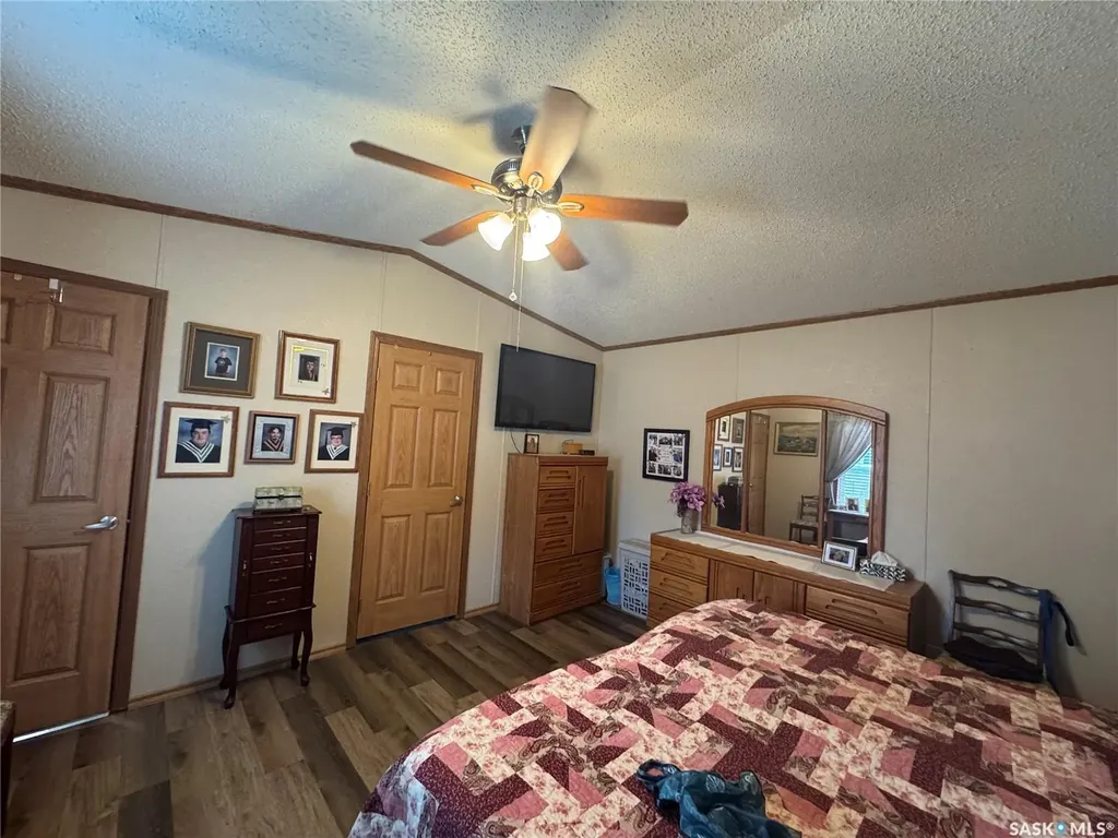 60 Pelican Street E Wood River Rm No. 74 SK S0H 2K0
